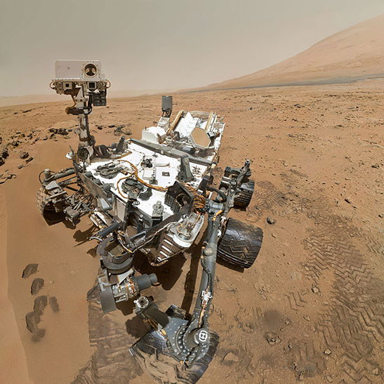 Curiosity Rover in the surface of Mars
